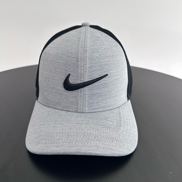 Nike Other - Nike Two-Tone Black and Gray Hat
